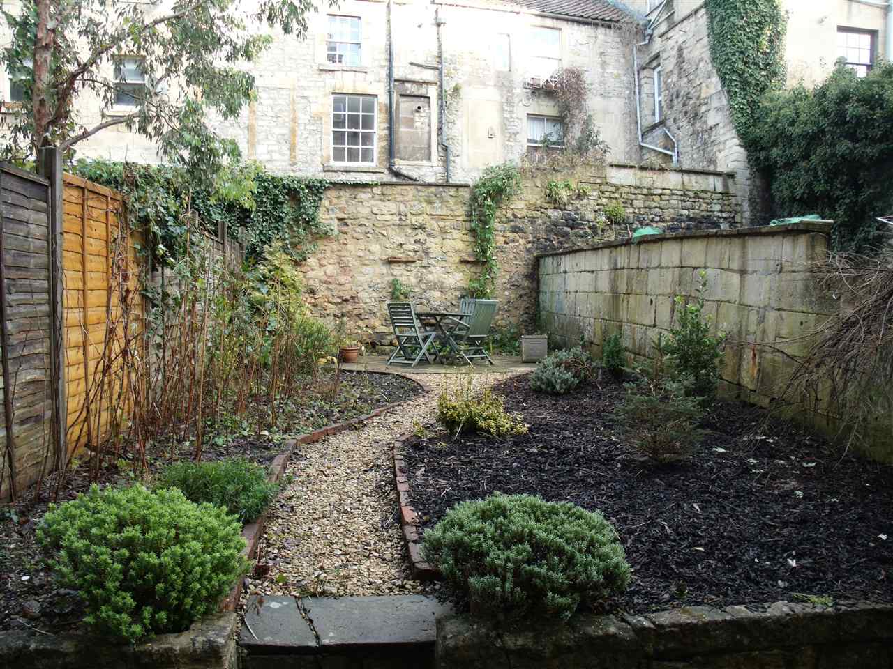resized-2349823-rear garden.jpg